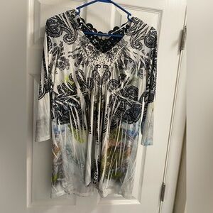 One World XL Top Stretch Sublimation Blouse Lace Back Metal Accents 3/4 Sleeve